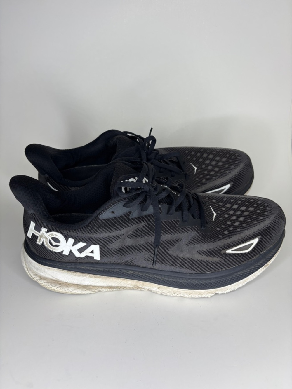 HOKA ONE ONE Clifton 9 shoes Mens size 15 2E Wide Black/White Sneakers Trail